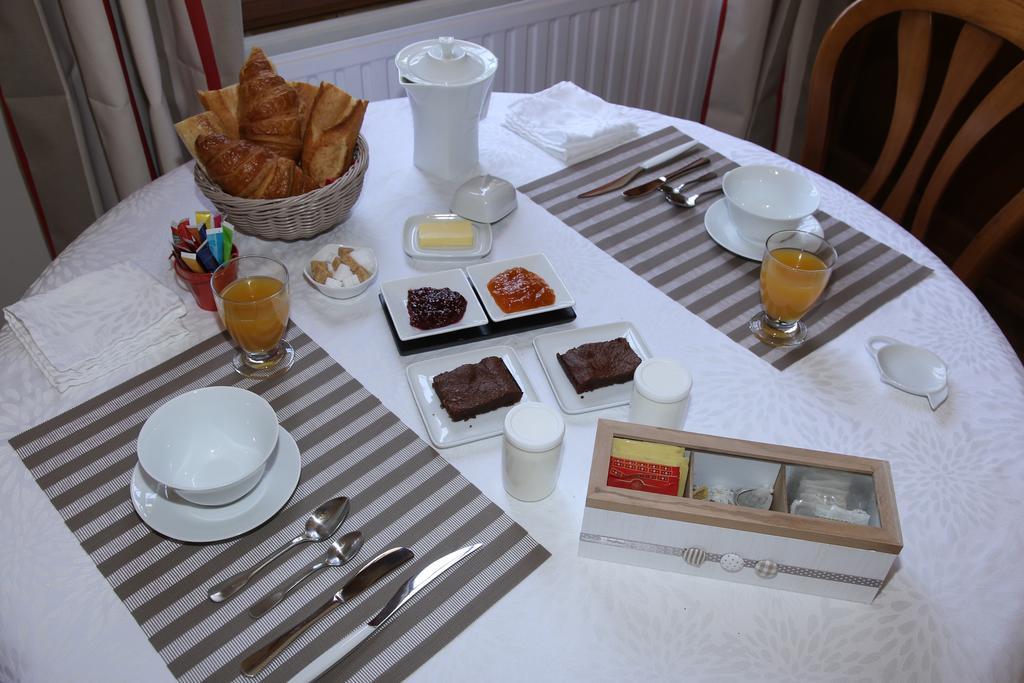 Bed and Breakfast Manoir Le Mesnil Saint-Martin-aux-Chartrains Exterior foto
