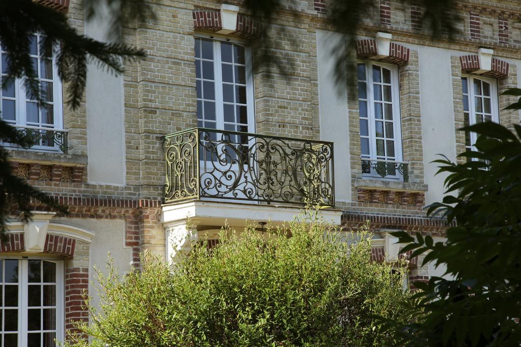 Bed and Breakfast Manoir Le Mesnil Saint-Martin-aux-Chartrains Exterior foto
