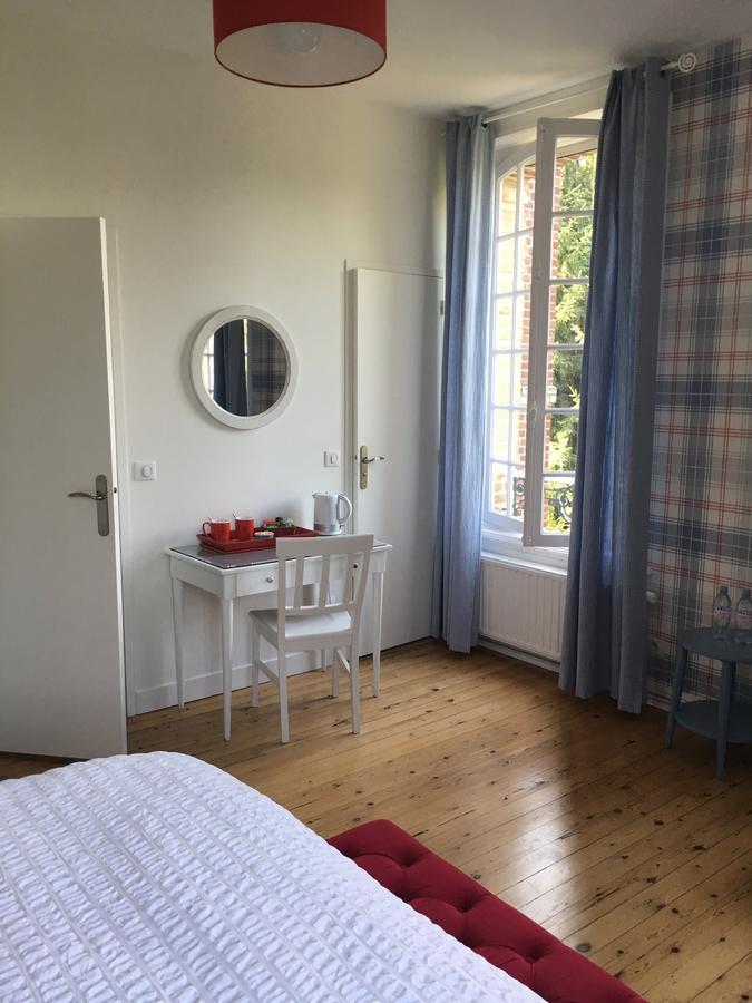 Bed and Breakfast Manoir Le Mesnil Saint-Martin-aux-Chartrains Exterior foto