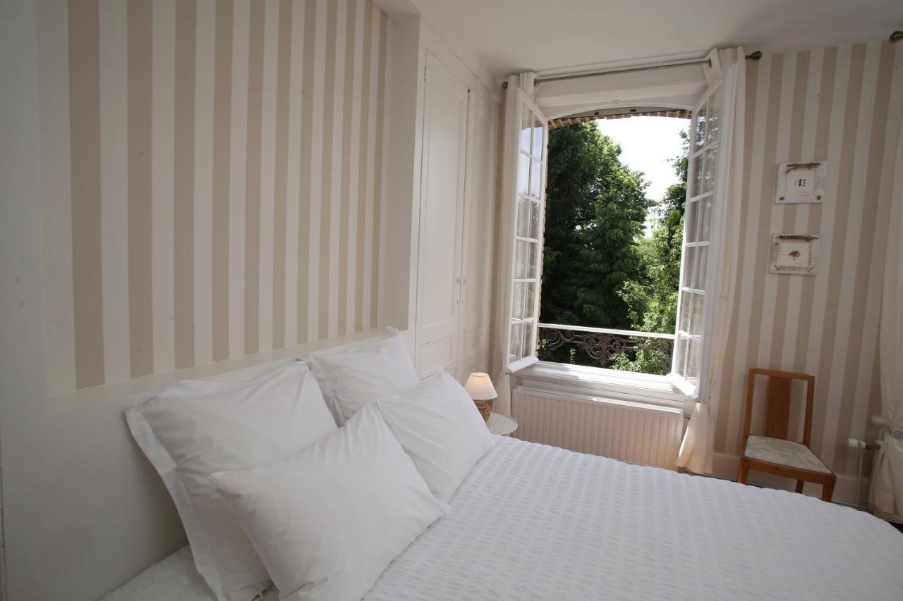 Bed and Breakfast Manoir Le Mesnil Saint-Martin-aux-Chartrains Exterior foto